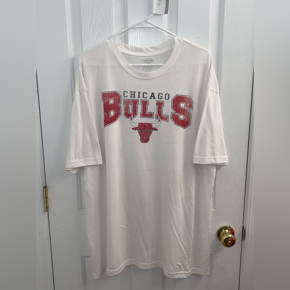 NBA Chicago Bulls White Red Short Sleeve Tee